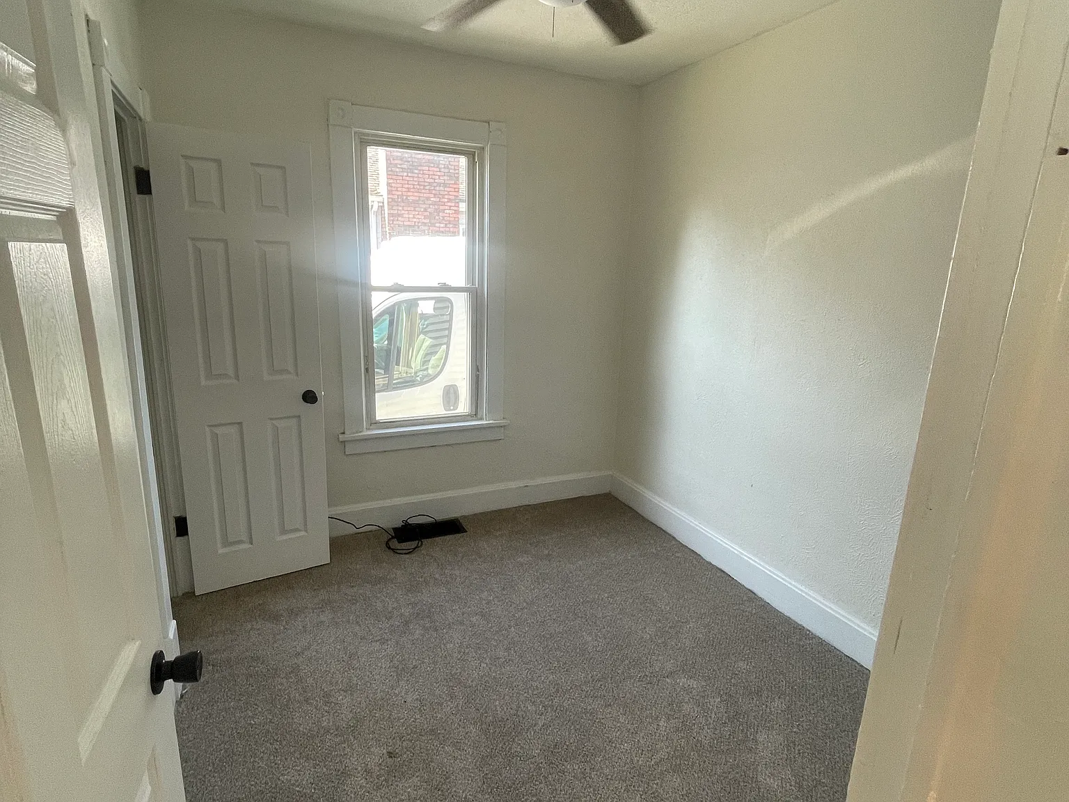 1 bed, 1000 sqft, $950 — Photo 4