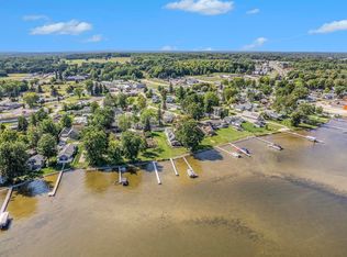 109 Walter St, Houghton Lake, MI 48629