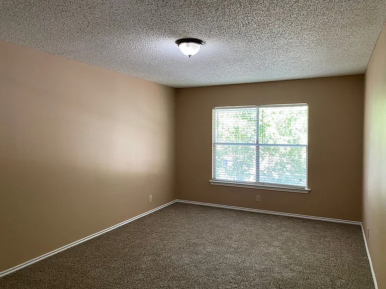 3643 Cameron Spgs — Photo 7