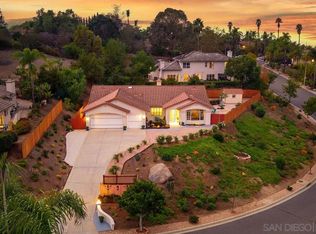 1935 Cresthaven Dr, Vista, CA 92084