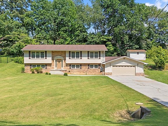 3rd image of 622 Woodland Dr