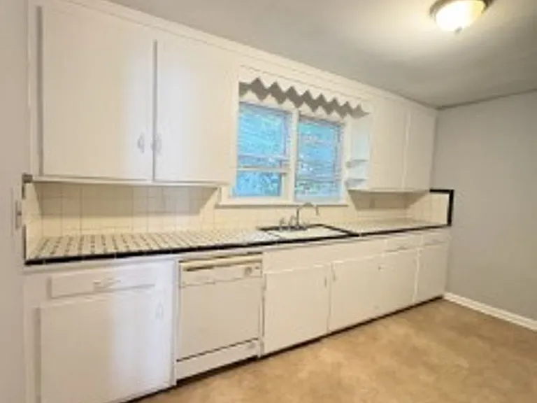 7709 Castleton Pl — Photo 14