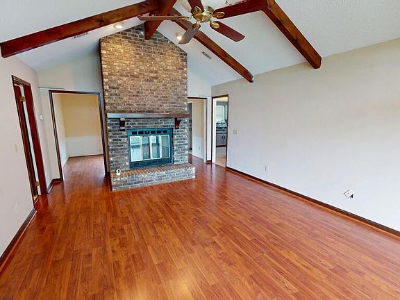 4th image of 619 Chapelwood Dr