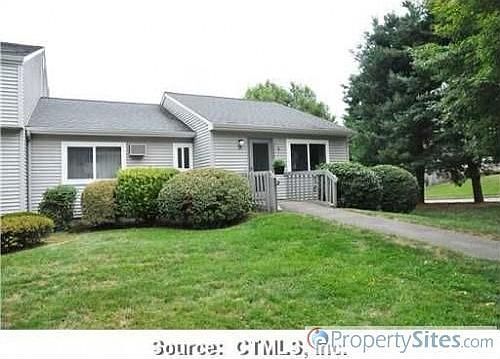 1st image of 14 Chelsea Ln