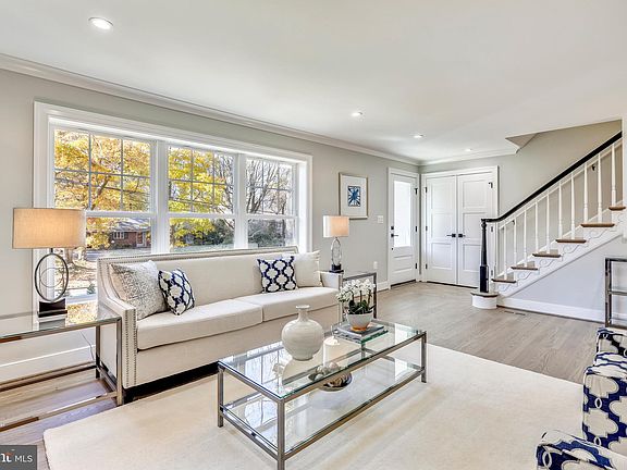 5th image of 9009 Kensington Pkwy