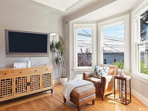 3rd image of 308 Eureka St