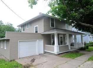 904 Oakland Ave, Oakland, IA 51560
