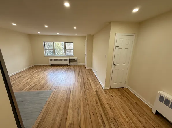 430 West 259th Street 1 image 3 of 7
