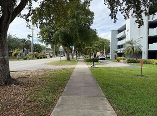 1301 NE 191st St #F110, Miami, FL 33179
