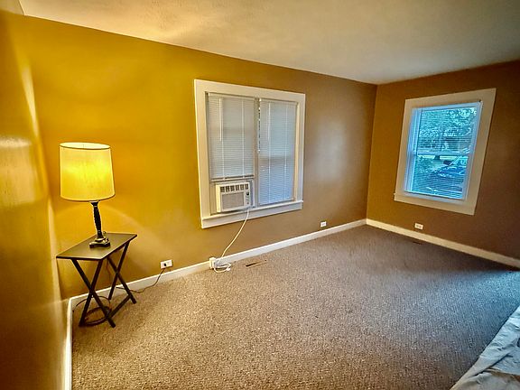 4th image of 363 Searles Ave