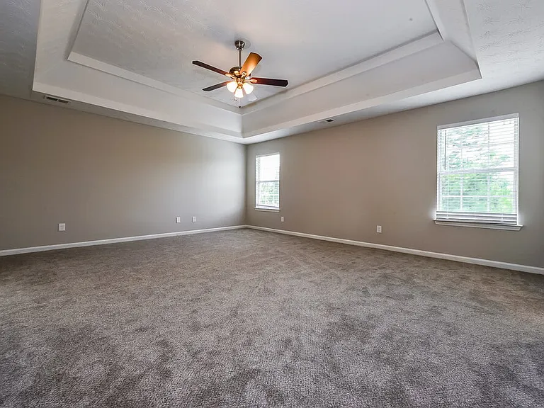 657 Howell Dr — Photo 10