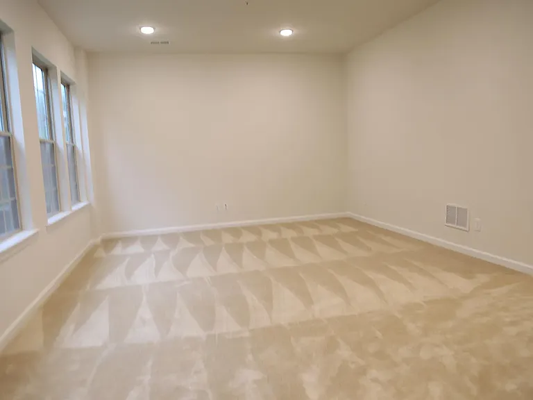 20 Maxwell Ln — Photo 23