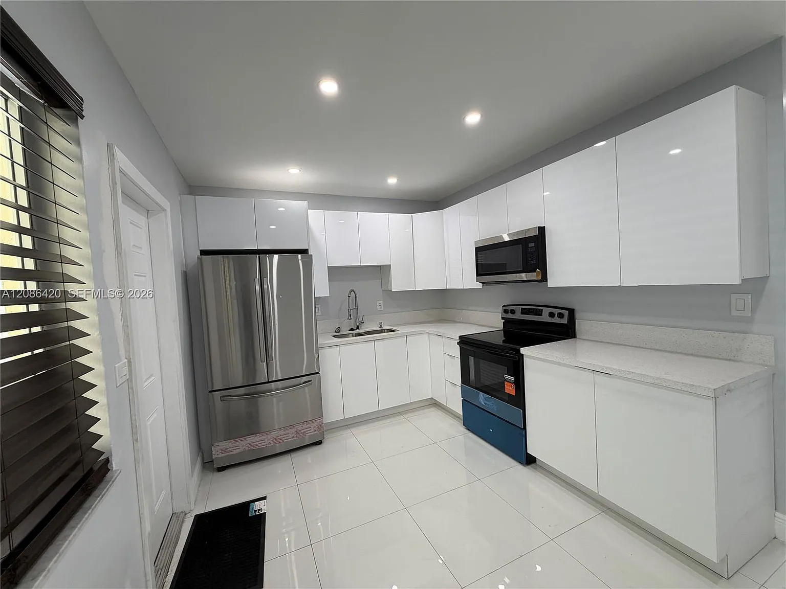 2 bed, 1.0 bath, 1000 sqft, $2,750 — Photo 4
