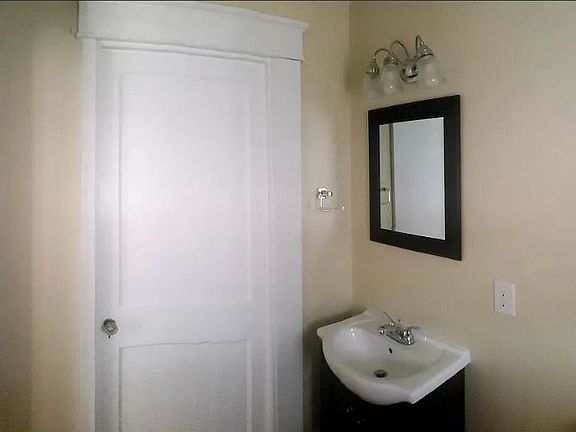 5th image of 3309 Garland Ave