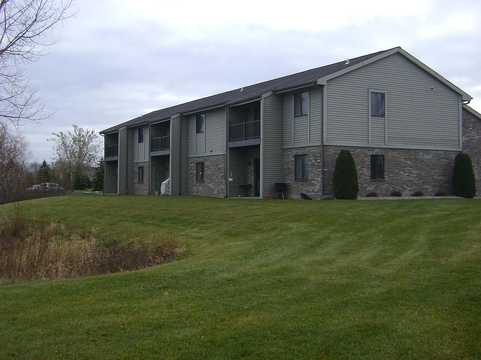 1st image of N113W15280 Montgomery Dr APT 1