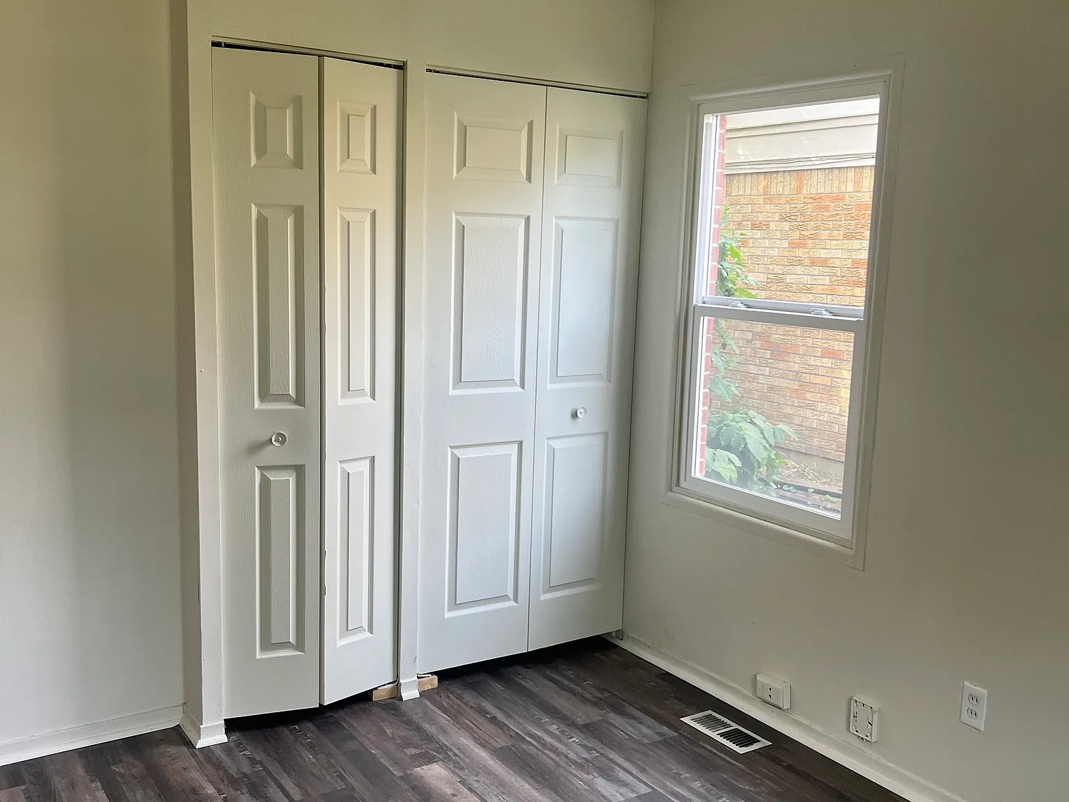 4 bed, 1.5 bath, 1104 sqft, $1,600 — Photo 3