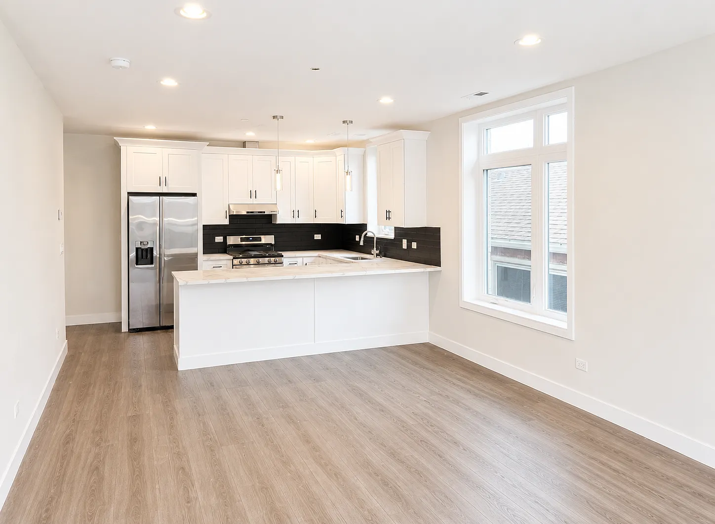3 bed, 1600 sqft, $3,000 — Photo 4