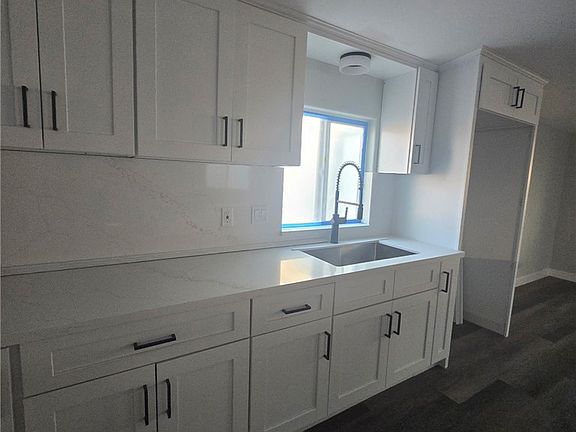 5th image of 700 E Washington St Space 170