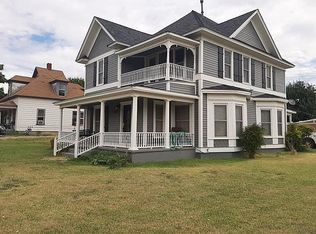 402 N 2nd St, Sayre, OK 73662