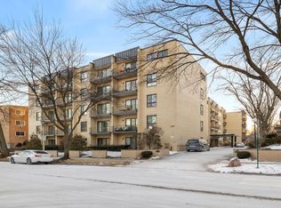 221 N Kenilworth Ave APT 208, Oak Park, IL 60302
