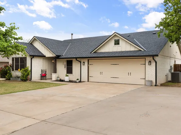 208 N Oak Ln, Tolar, TX 76476