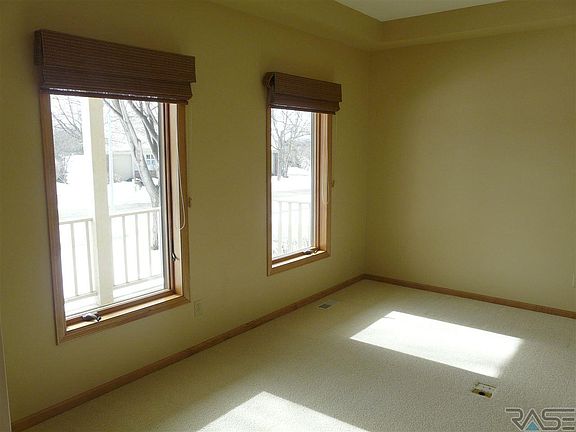 5th image of 5231 S Sweetbriar Ct