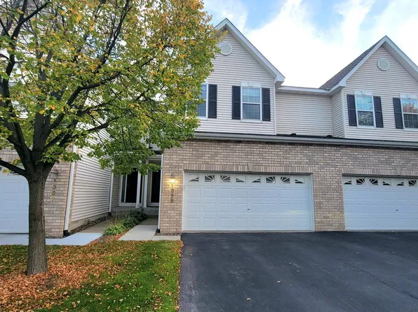 1355 White Oak Dr, Chaska, MN 55318