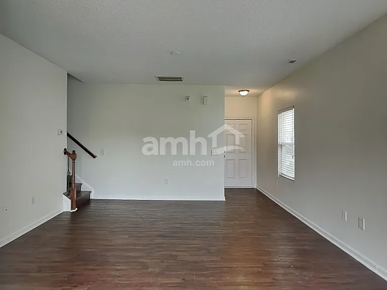 13711 Riding Hill Ave — Photo 7
