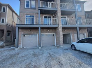 11 Tobias Ln #3, Barrie, ON L4N 0H7