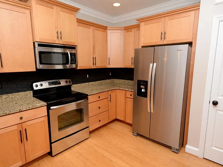 2216 E Berrie Cir — Photo 15