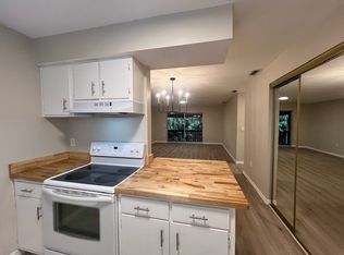 2625 Pine Lake Ter UNIT D, Sarasota, FL 34237