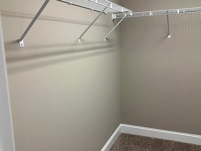1616 Silver Spur Ln — Photo 22