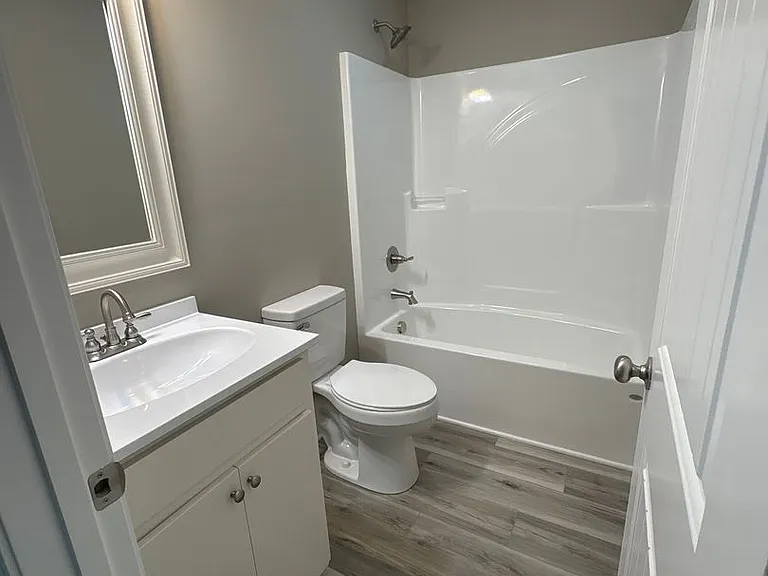 309 W Coffee St — Photo 16