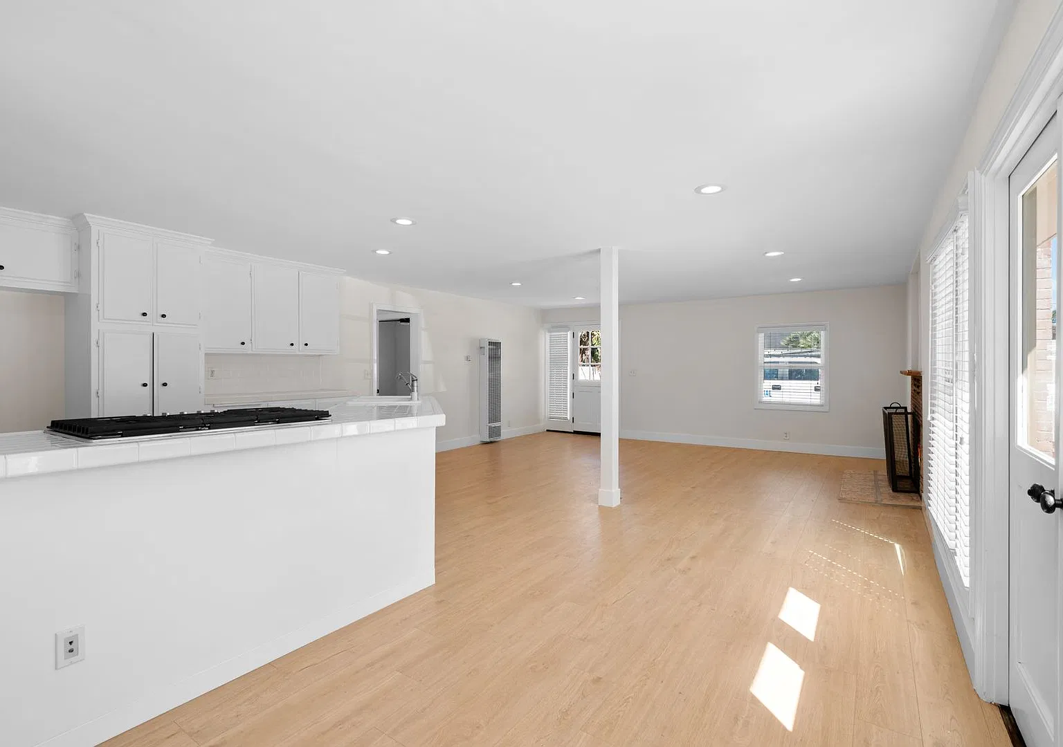 Carr/Irani/Carr - 1637 Irvine Avenue — Photo 4