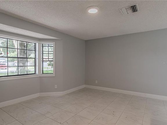 3rd image of 3223 Sawyer Cir