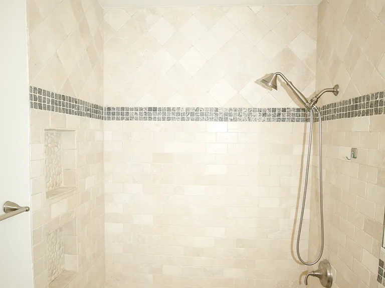 543 Victoria St #O — Photo 17