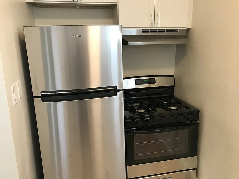 1730 E 7th St #1 — Photo 7