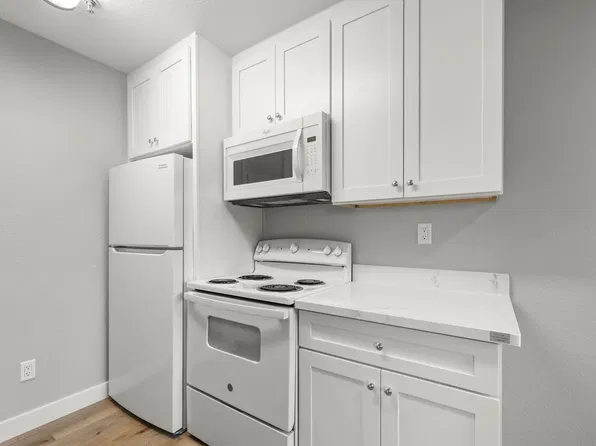 Downtown Livermore remodeled 2 bed 2 bath with washer and dryer, 3624 Silver Oaks Way, Livermore, CA 94550