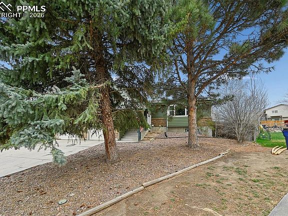 2nd image of 7425 Foxglove Ct