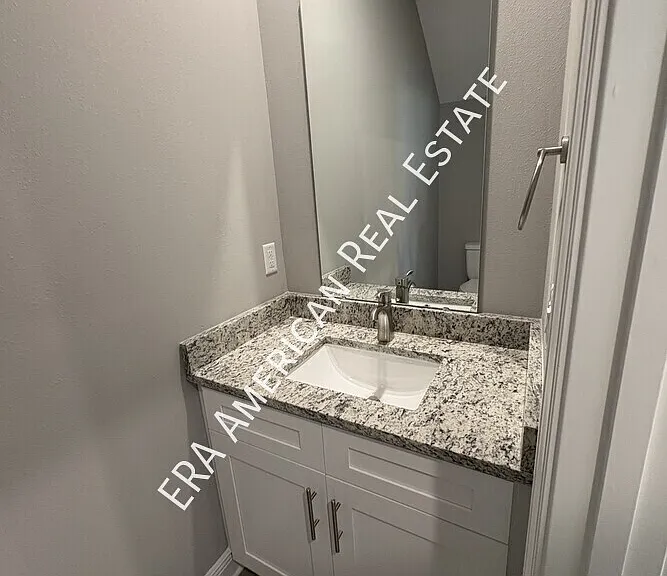 838 Fairview Dr — Photo 11