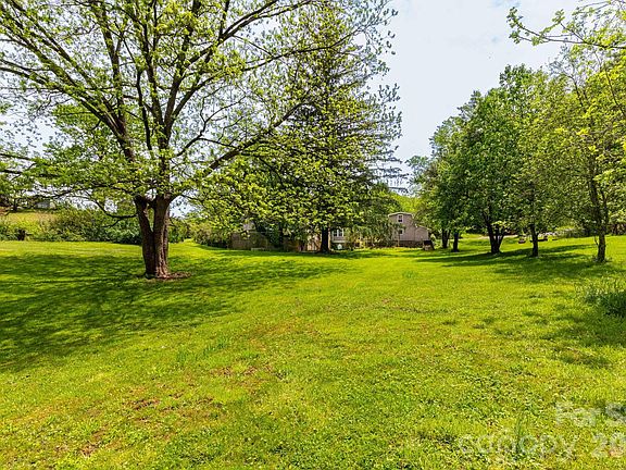 9th image of 1492 Murray Rd