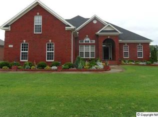 202 River Walk Trl, New Market, AL 35761