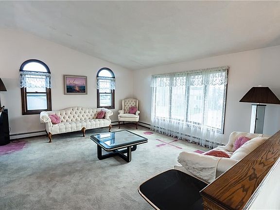 5th image of 29 Kingston Ln