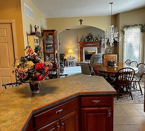 4th image of 1505 Hawthorne Ct