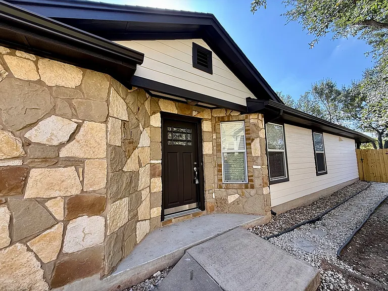 1617 Sugarberry Ln — Photo 4