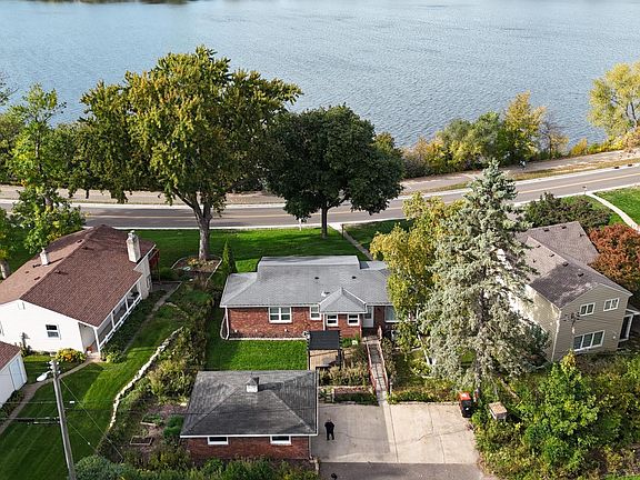 2nd image of 1736 E Shore Dr