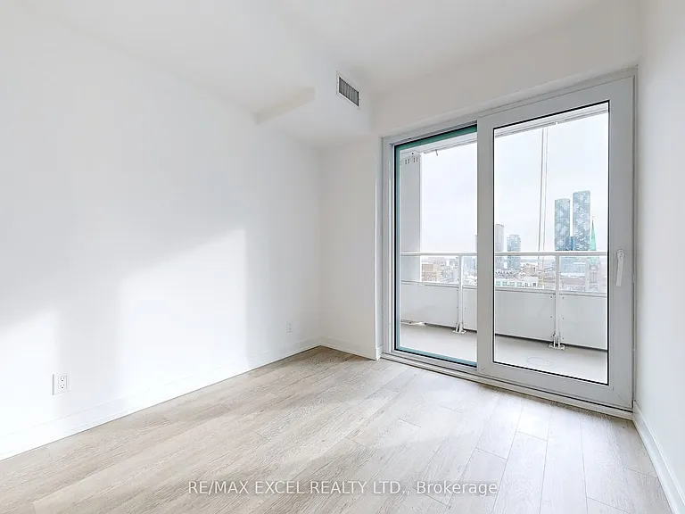 88 Queen St E #1710 — Photo 8