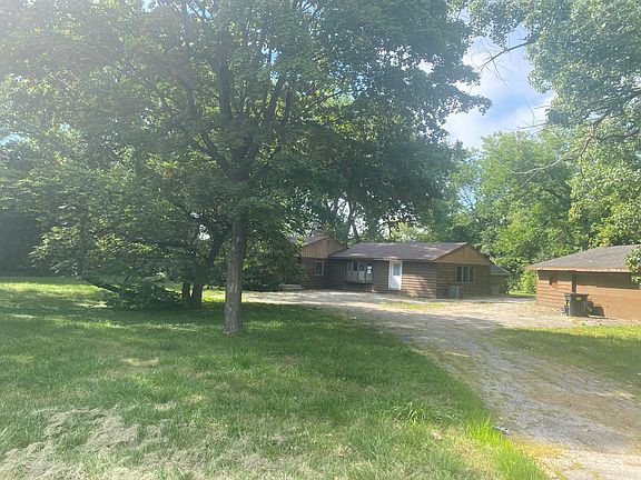 2nd image of 21 W Thorndale Ave #610