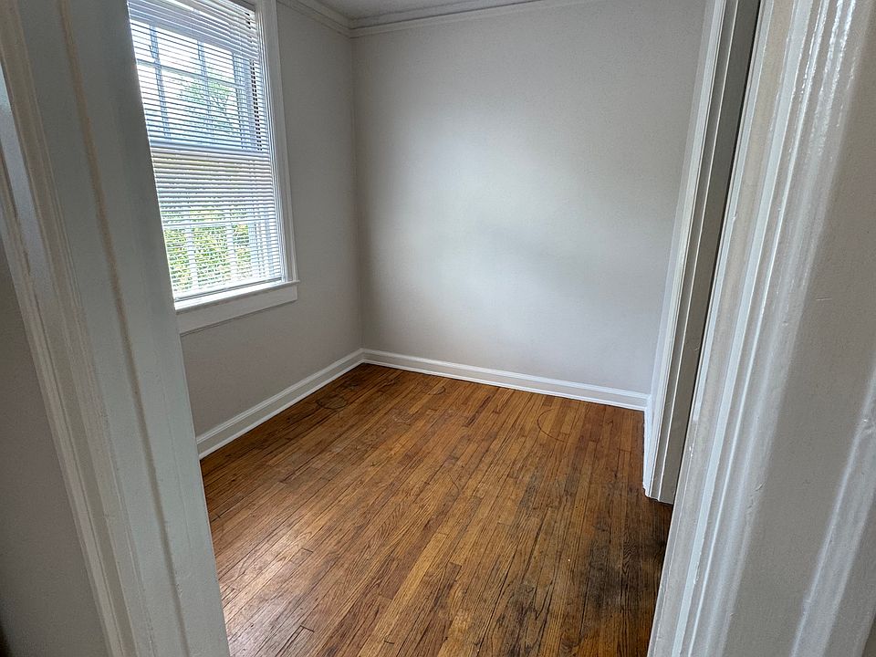 Small room off kitchen