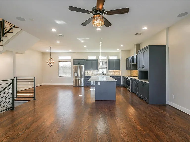 2422 Hadley St — Photo 27